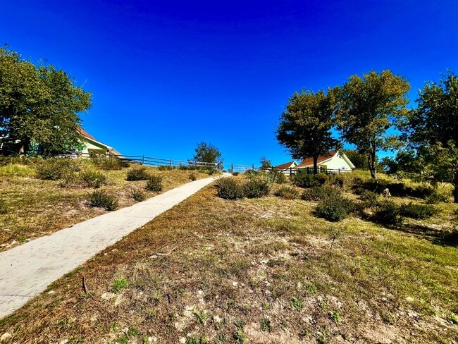Building Photo - Riverside Bungalow