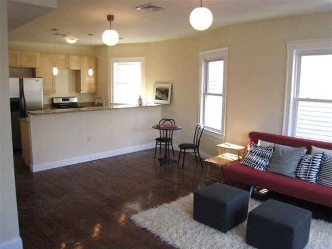 Building Photo - 6 Giles Park