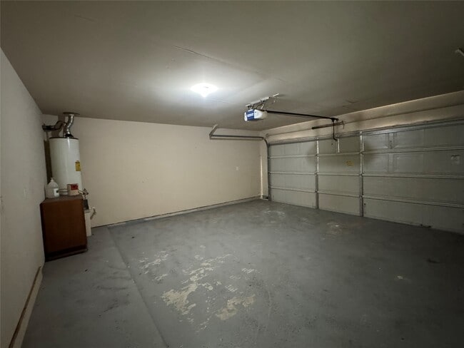 Building Photo - 10738 Plum Dale Way