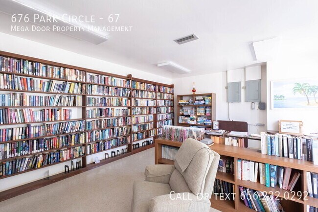 Building Photo - 676 Park Cir