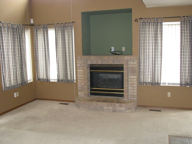 Building Photo - 8668 Chancellor Dr