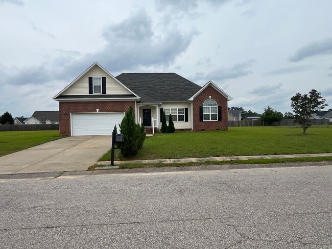 Primary Photo - Very nice 4 bed/2 bath home in Raeford
