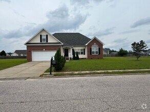 Building Photo - Very nice 4 bed/2 bath home in Raeford
