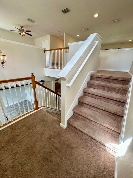 Building Photo - 14227 Wake Robin Dr