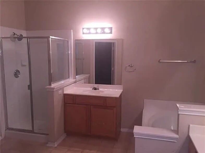 Building Photo - 2525 Persimmon Dr