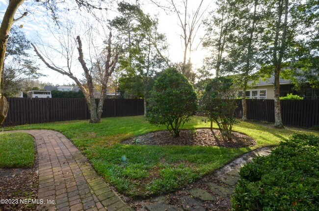Building Photo - 11712 Blackstone River Dr