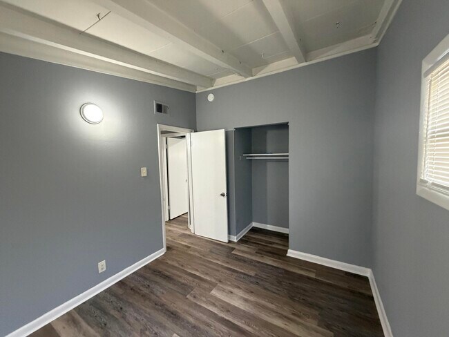 Building Photo - 1582 Bluebird Ln