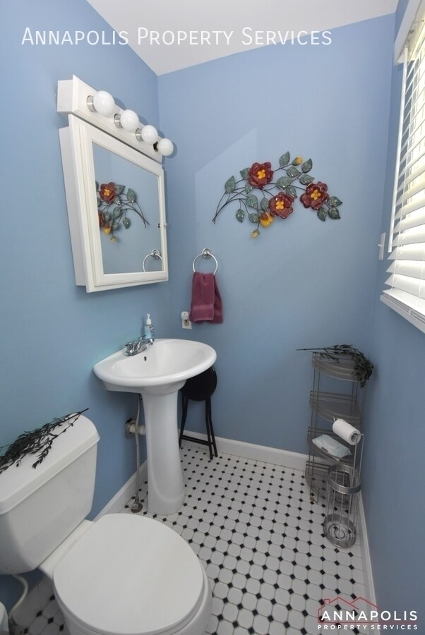 Building Photo - 957 Highpoint Dr