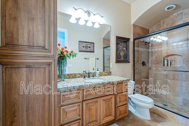 Building Photo - 2720 E Jade Pl