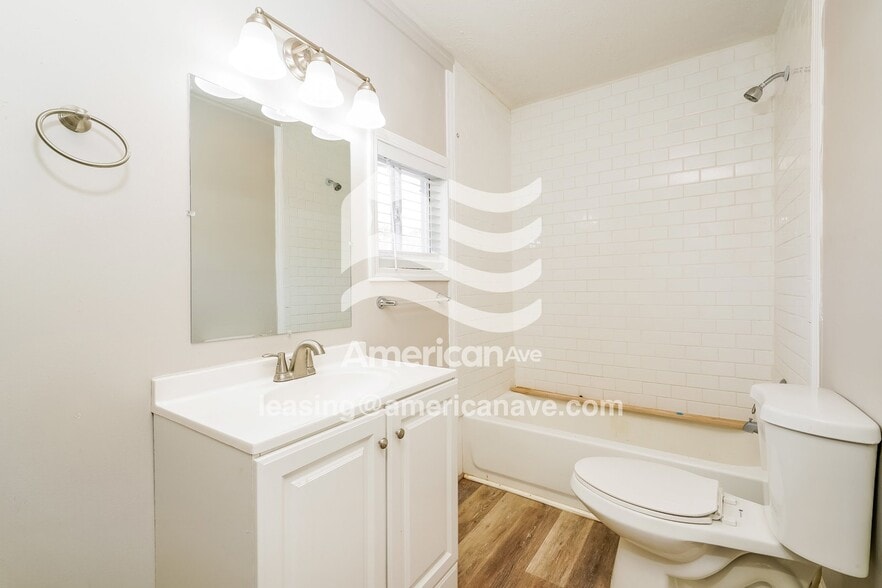 Building Photo - 1629 Knox St