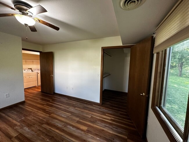 Building Photo - 138-138 Talon Pl