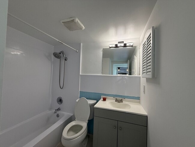 Building Photo - Freshly Remodeled - 1 Bedroom Unfurnished ...