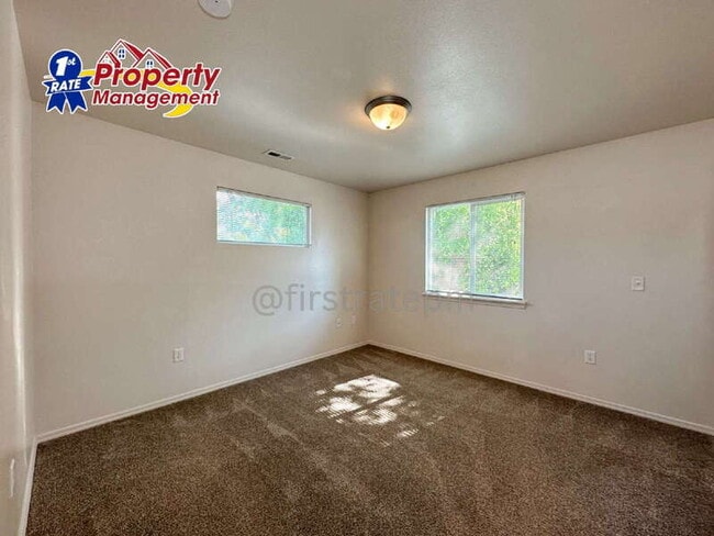 Building Photo - 4924 W Stoker Ln
