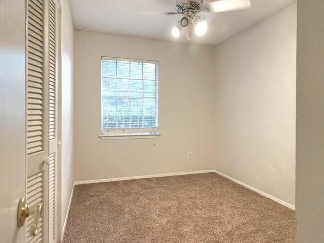 Building Photo - 16210 Cypress Point Dr