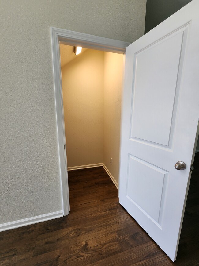 Building Photo - 285 Holly Forest Dr