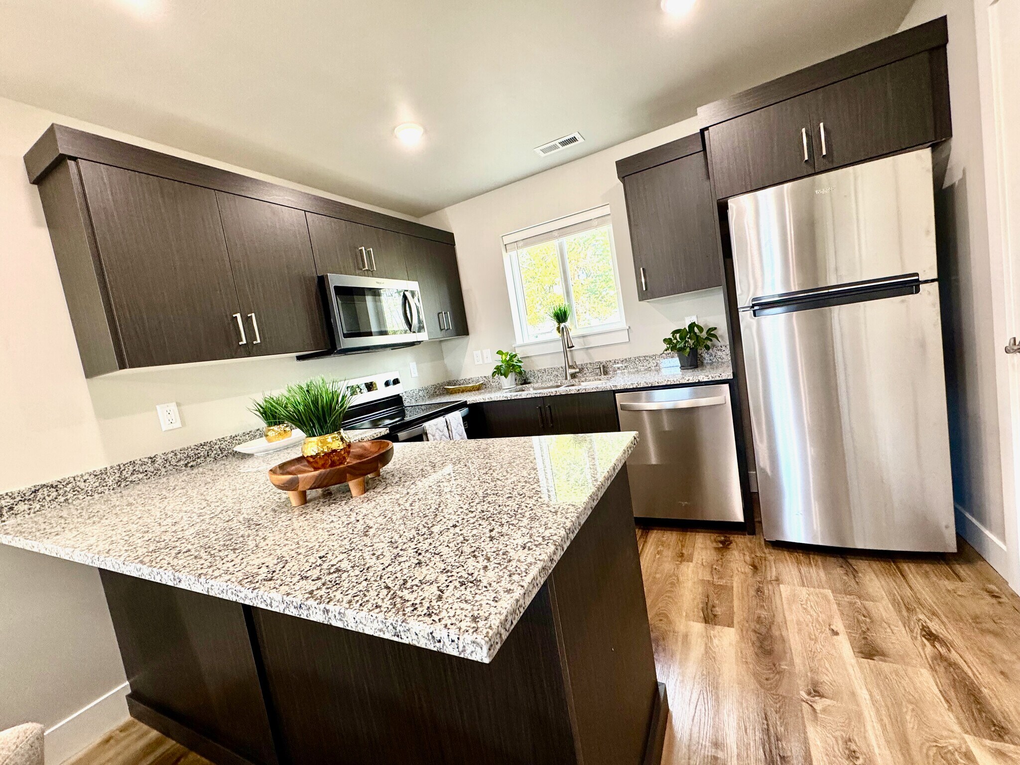 Building Photo - 1624 Hannah Ln