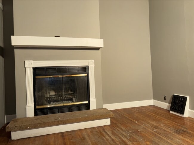 Building Photo - 435 S 18th St