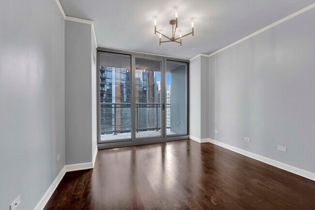 Building Photo - 450 E Waterside Dr