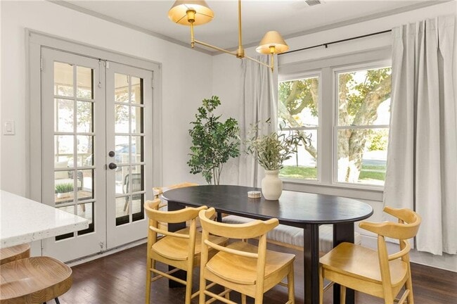 Building Photo - 3455 Rainey Ave