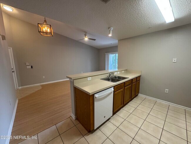Building Photo - 6069 Maggies Cir