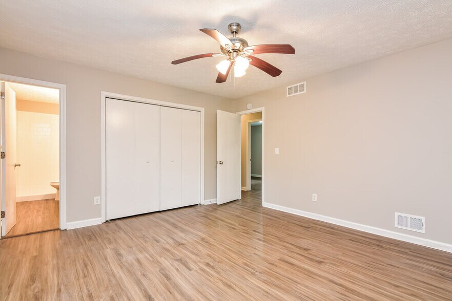 Building Photo - 6682 Cameron Rd