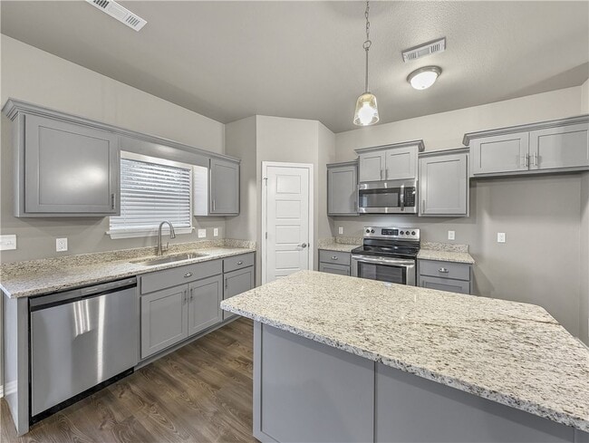 Building Photo - 195 E 2nd St