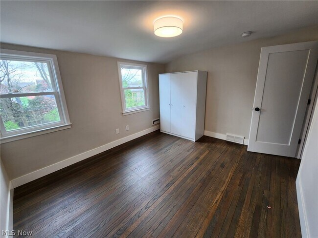 Building Photo - 2536 Claver Rd