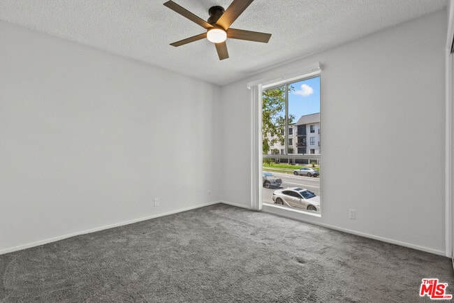 Building Photo - 15286 Sutton St