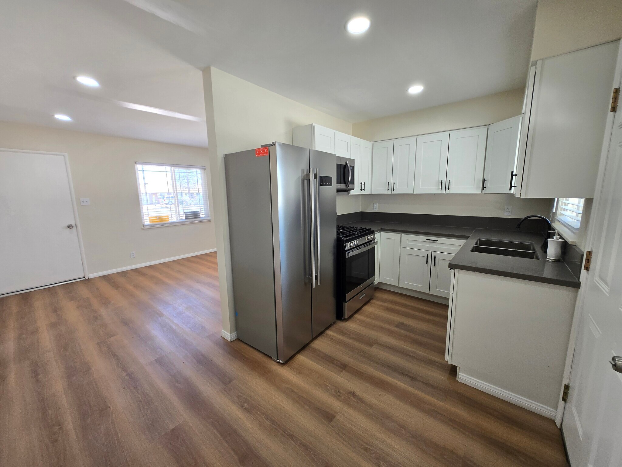 Building Photo - 16340 Villa Dr