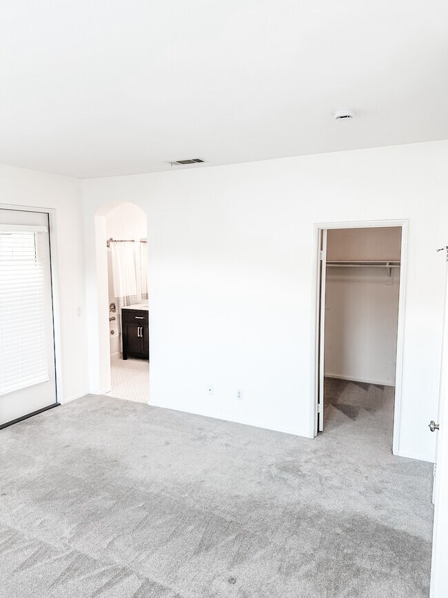 Building Photo - 2744 Crown Ridge Rd