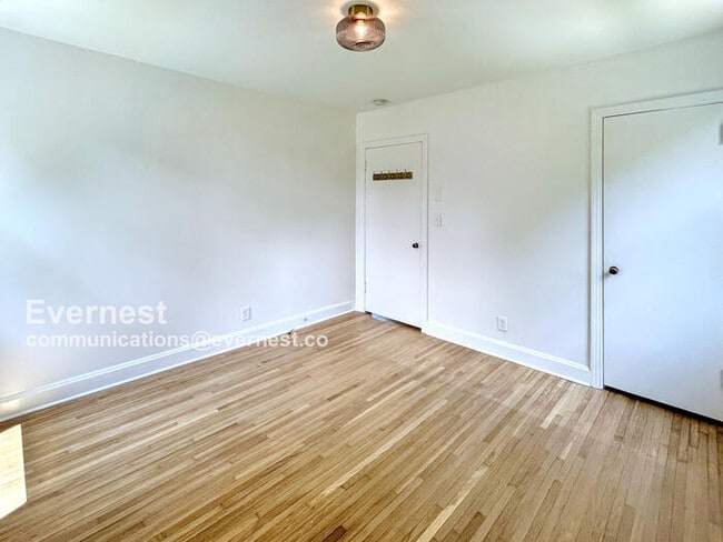 Building Photo - 1707 Porter Rd