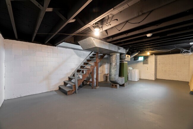Building Photo - 1208 E 26th Ave