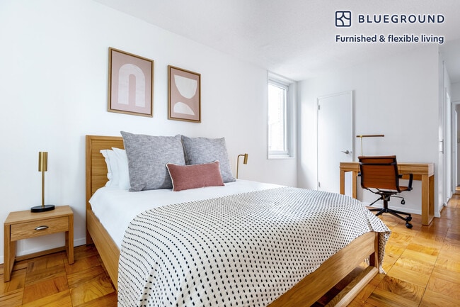 Building Photo - 230 W 55th St