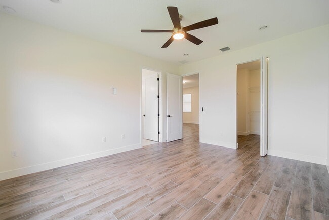 Building Photo - 5447 Starfish Rd