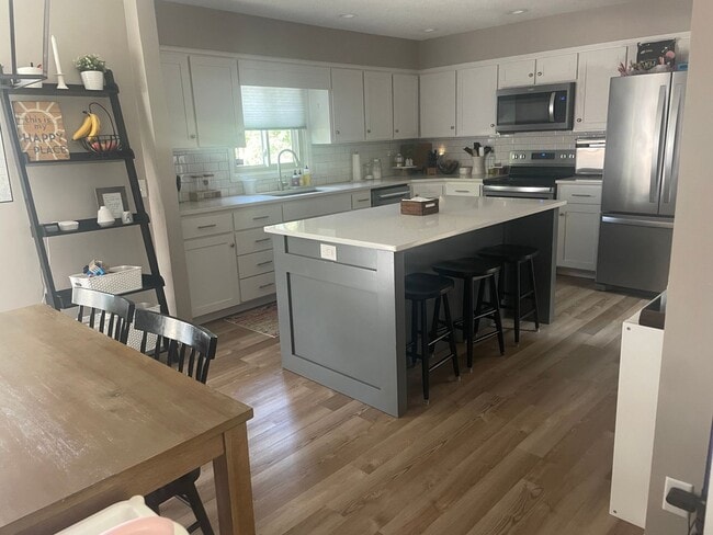 Building Photo - Beautifully Updated Pepperwood Three Bedroom!