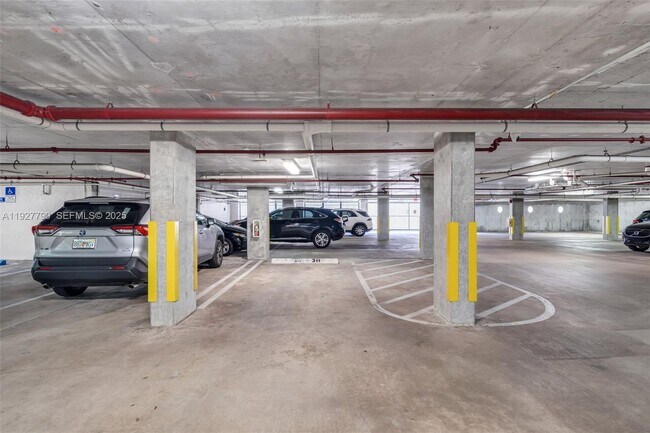 Building Photo - 1650 Galiano St