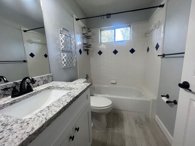 Building Photo - 6202 SW 86th Way