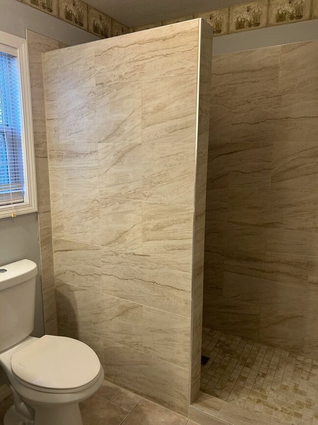 Building Photo - Furnished 4 Bedroom 3 Bath House in Kimberling City, MO with 2 car garage-Seasonal Lake View