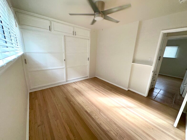 Back Bedroom - 1033 Pearl St