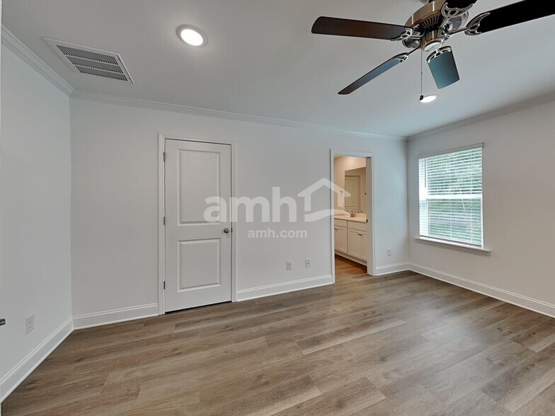 Building Photo - 1107 Livengood Wy