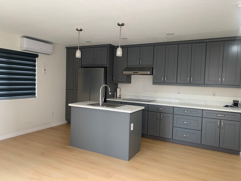 Building Photo - 4994 Berkeland Ct