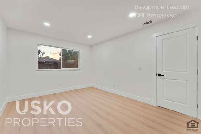 Building Photo - 5012 Lorijo Way