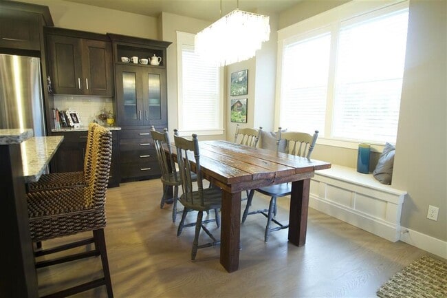 Building Photo - Wonderful Patio Home In The Mill District ...