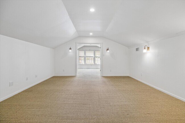 Building Photo - 5210 Meadow Lake Ln