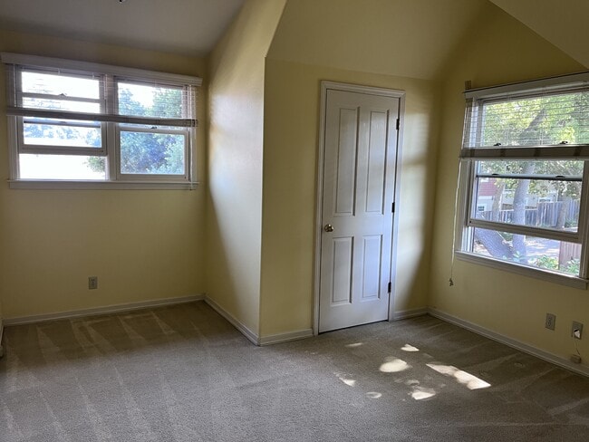 Building Photo - 623 Seabright Ave