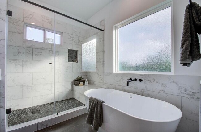 Building Photo - 778 W Tidwell Rd