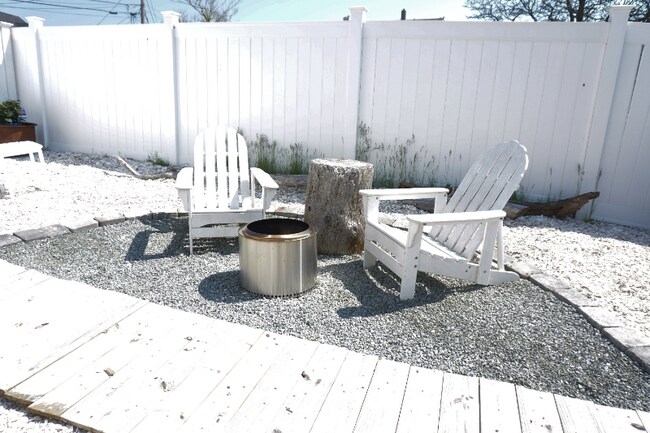 Building Photo - 8 71st St