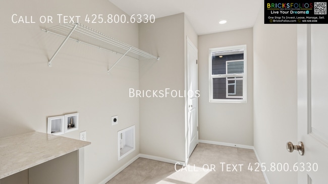 Building Photo - 4008 Hyde Lp NE