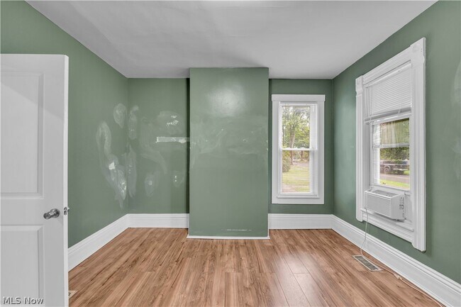 Building Photo - 3900 W 33rd St