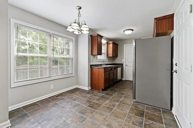 Building Photo - 3136 Brook Hill Dr